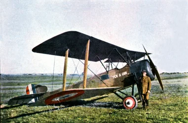 1916年にベルダン、ピエールドーコート中尉が操縦するイギリス製ソップウィット、円Aボン戦闘機（オートクローム）